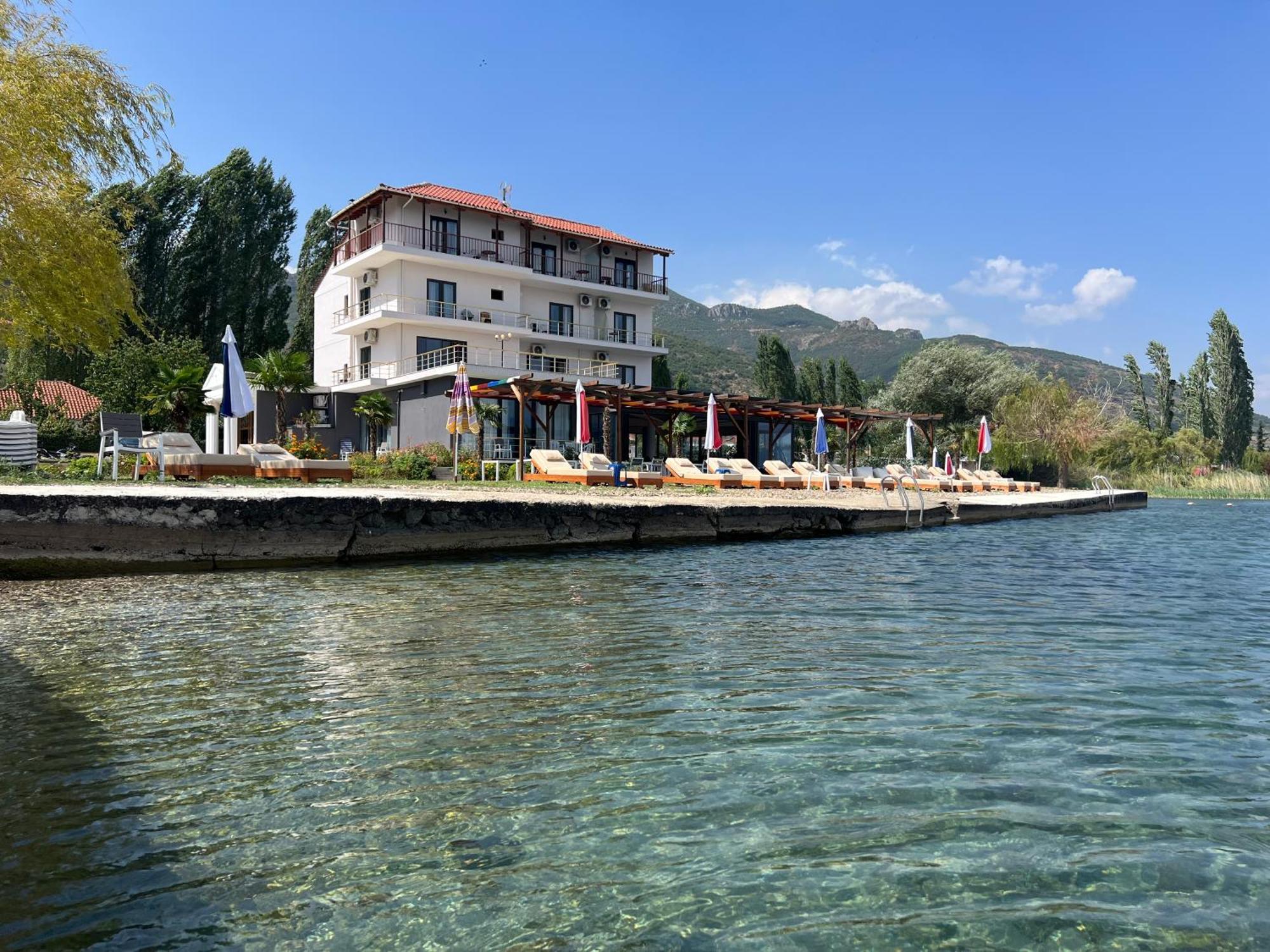 Hotel Victoria Memlishte Exterior photo